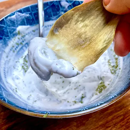 Foto bij het recept Artisjok met kokos-muntsaus