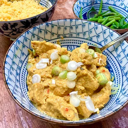 Foto bij het recept Indonesische kip in pittige kokossaus