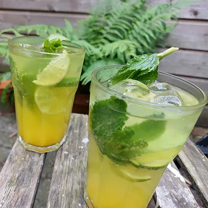Foto bij het recept Sinaasappel-kurkuma-gember mocktail