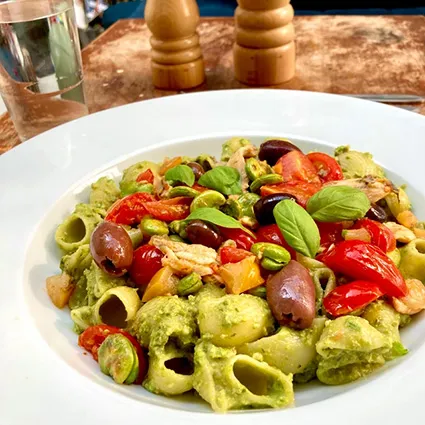 Foto bij het recept Pasta met snijbietpesto