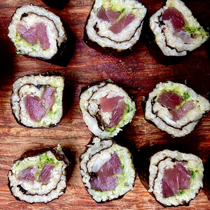 Sushi met tonijn & bloemkoolrijst